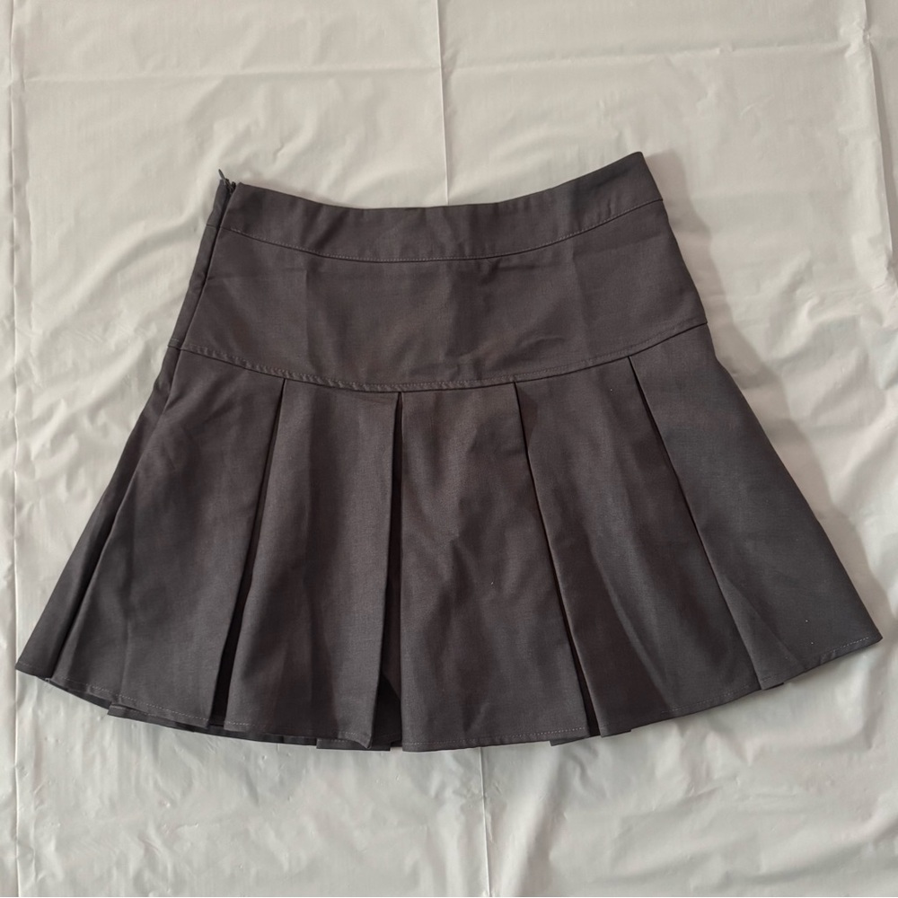 Classic Gray Pleated Skirt